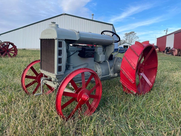 1919-fordson-tractor-image-1