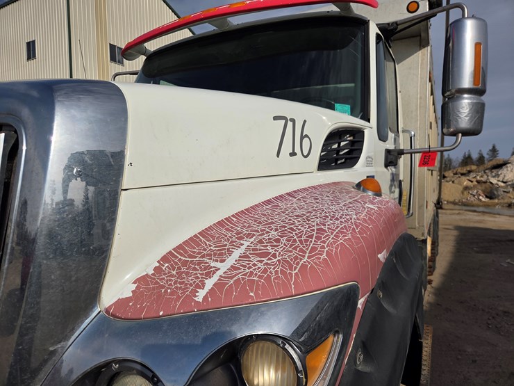 2012-international-7600-image-12