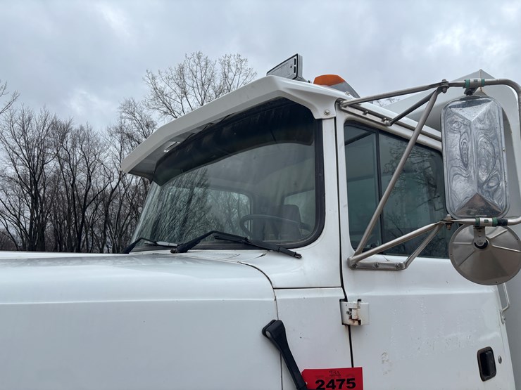 1997-ford-lt8000-image-10