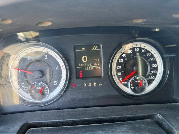 #1063-•-2014-ram-5500-heavy-duty-service-truck-image-31