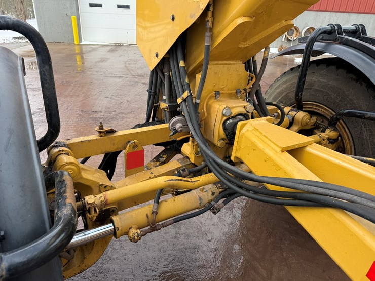 caterpillar-160m-image-10