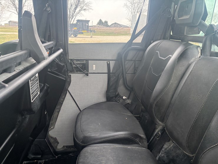 #2311-•-2023-can-am-hd-9-defender-xt-4x4-utv-image-37