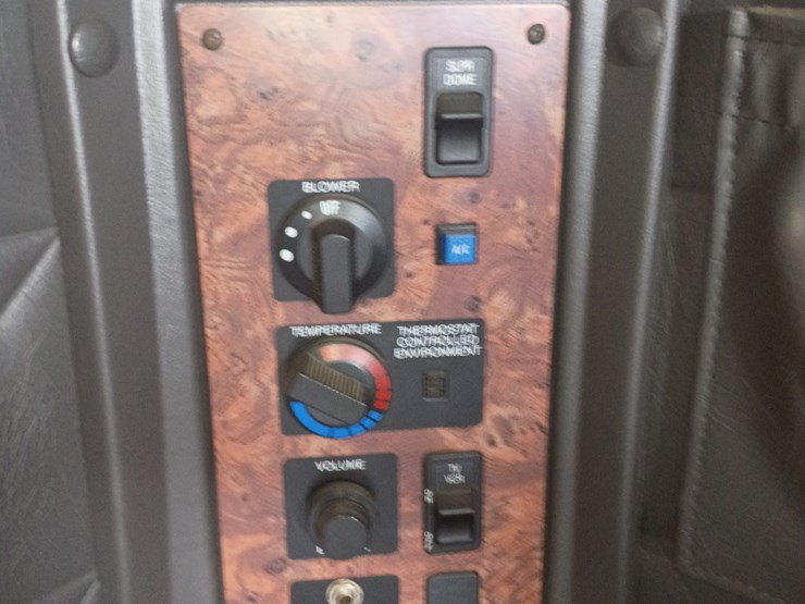 2000-international-9200i-image-41