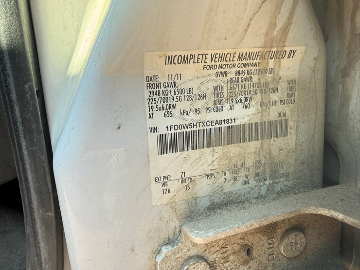 2012-ford-f550-xl-image-50