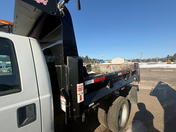 2012-ford-f550-xl-image-14