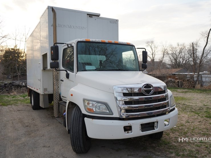 2012-hino-338-image-3