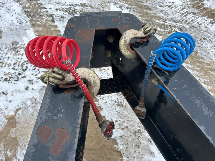 2020-massey-ferguson-8-image-16