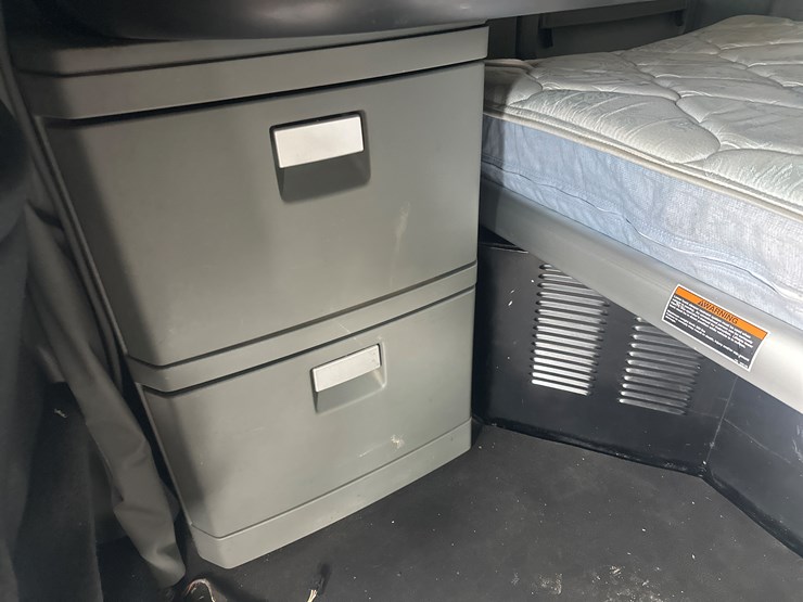 2020-kenworth-t680-image-55