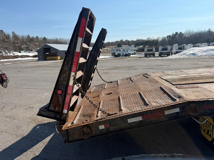 #1099-•-butler-26'-equipment-trailer-image-9