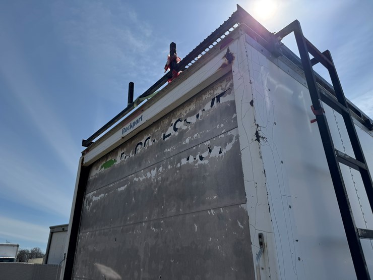 2010-ford-e350-image-19