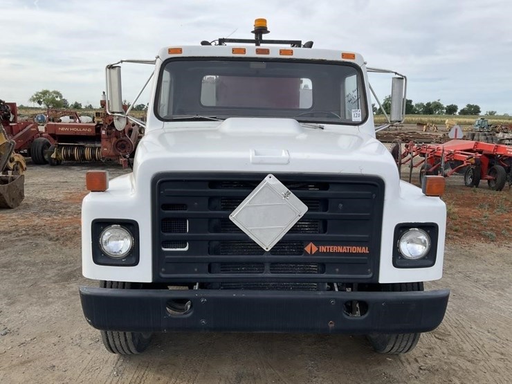 1987-international-s1700-image-2