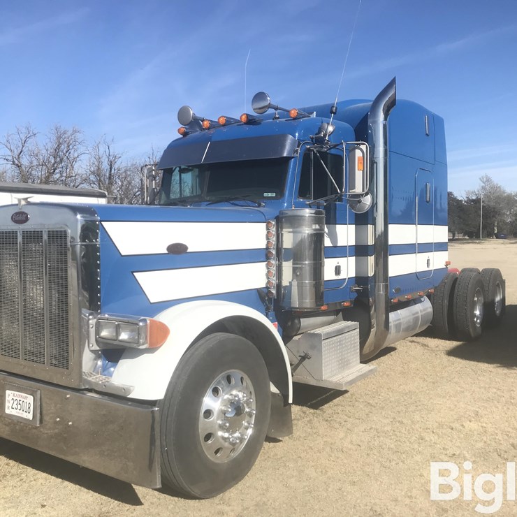 2001 PETERBILT 379
