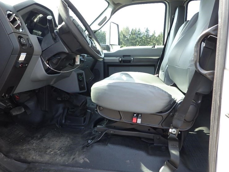 2016-ford-f650-xlt-image-29