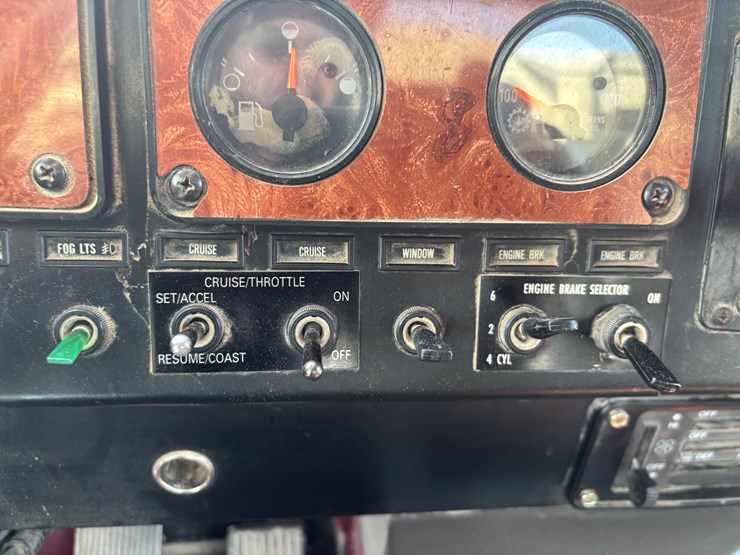 1994-international-9400-image-44