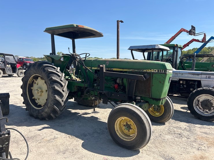 john-deere-2940-image-2