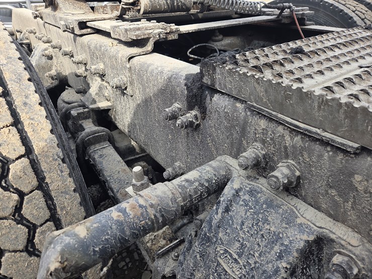 2007-peterbilt-579-image-25