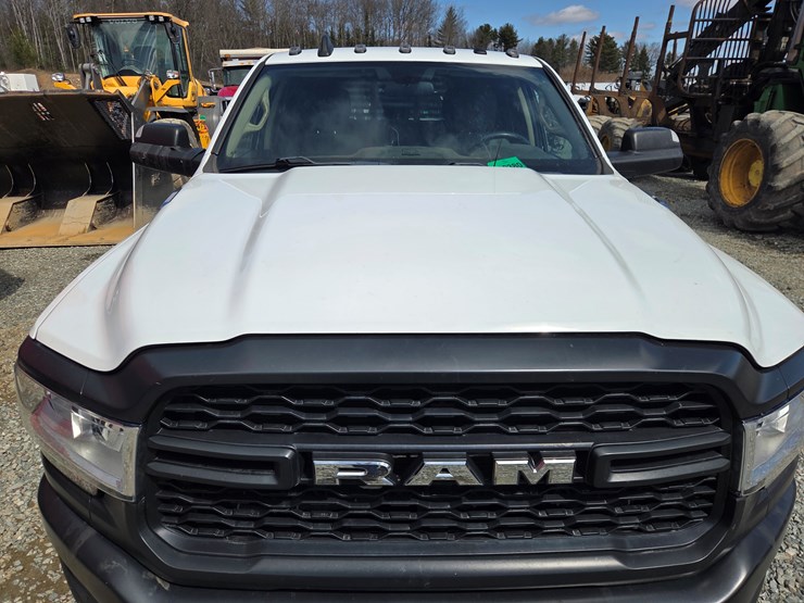 2019-dodge-3500hd-image-13