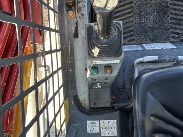 2016-takeuchi-tl8-image-14