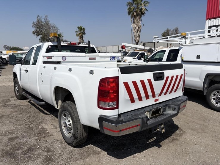 2012-gmc-sierra-2500-image-4