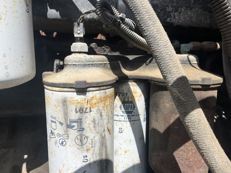 #1556-•-1999-mack-e7-460-day-cab-truck-tractor-image-26