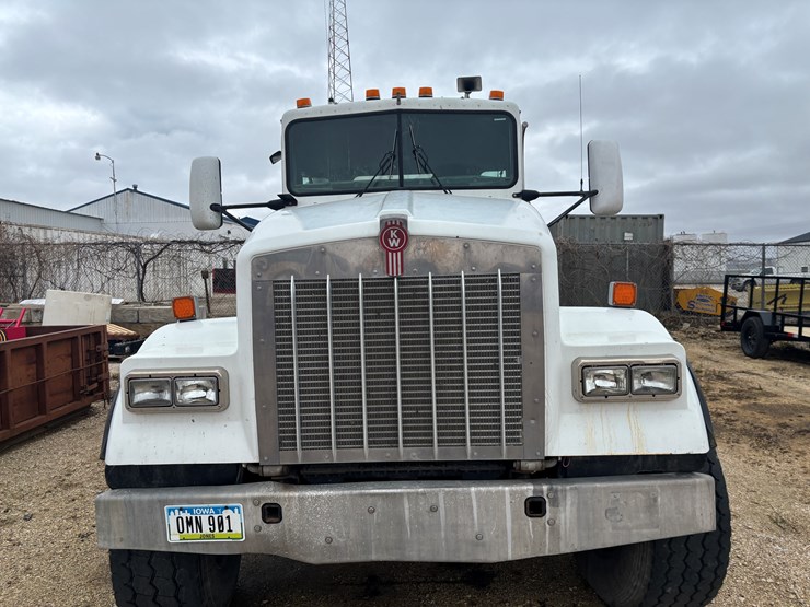 2004-kenworth-w900-image-7