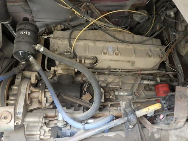 1984-ford-9000-image-37