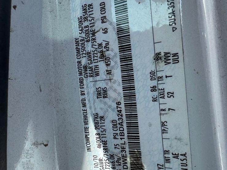 2010-ford-e350-image-46