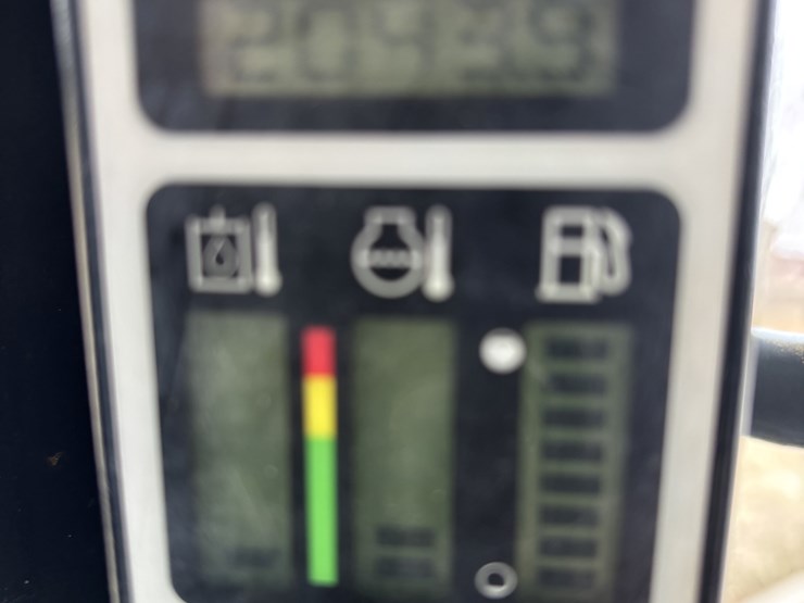 new-holland-l170-image-7