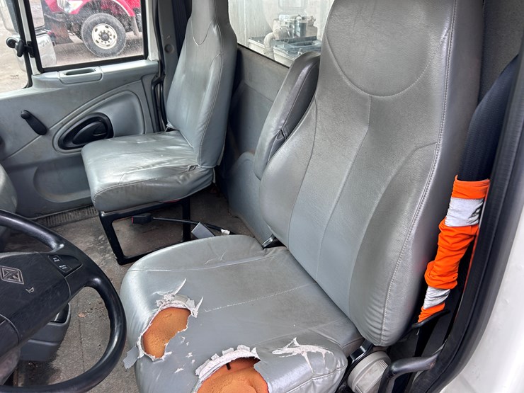 2003-international-7400-image-38