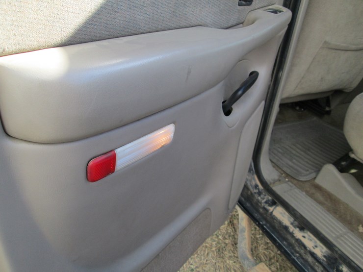 2001-gmc-1500hd-image-22