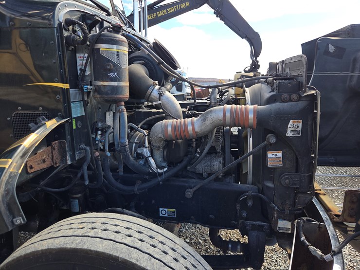 2013-peterbilt-337-image-40