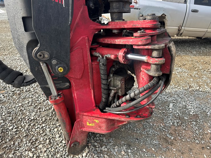 2016-deere-2154d-image-31