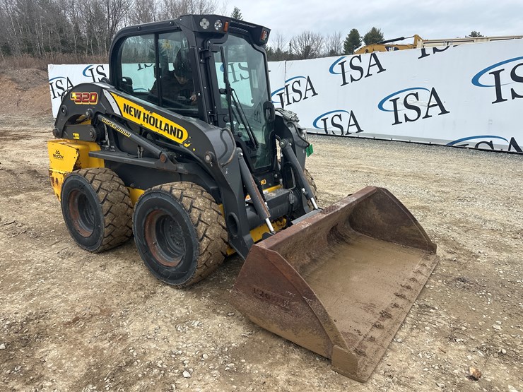 new-holland-l320-image-7