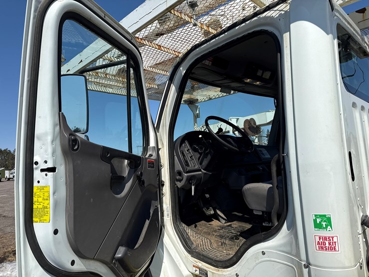 #1070-•-2012-freightliner-boom/crane-truck-image-44