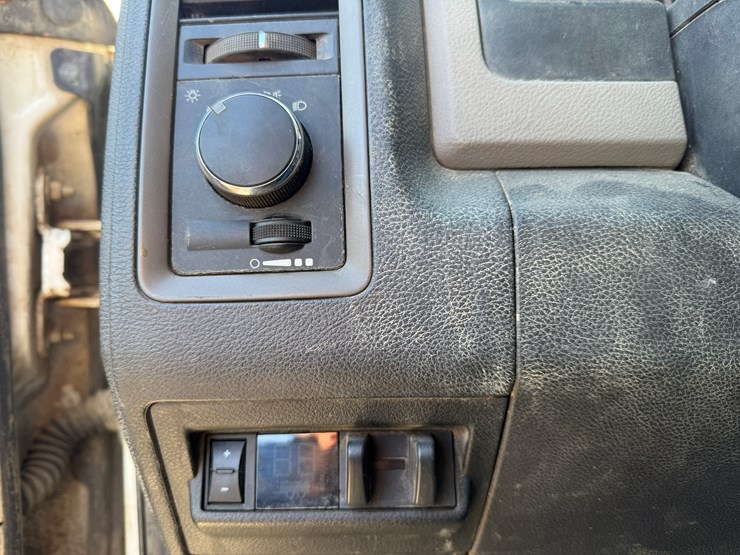 #2034-•-2012-ram-5500-heavy-duty-service-truck-image-52