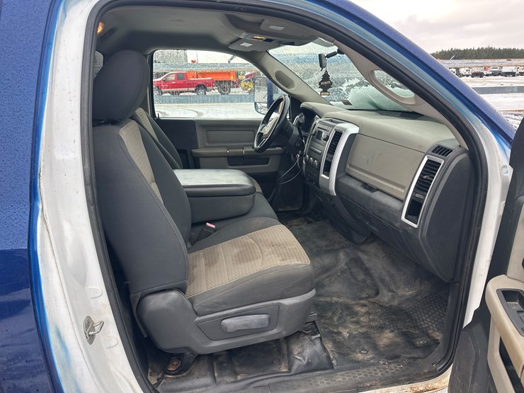 2012-massey-ferguson-8-image-39