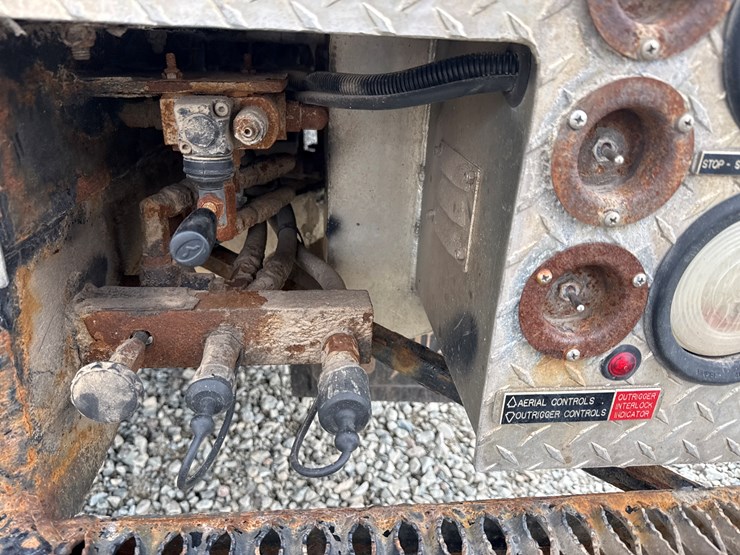 2015-ford-f550-image-29