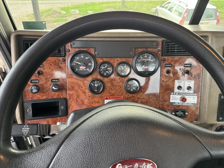 2003-peterbilt-330-image-56