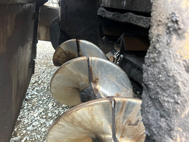 caterpillar-ap-600d-image-25