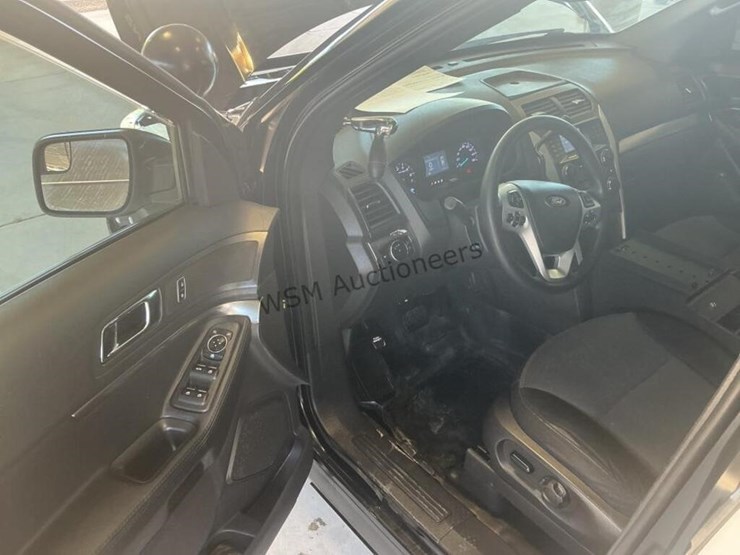 2014-ford-explorer-image-23