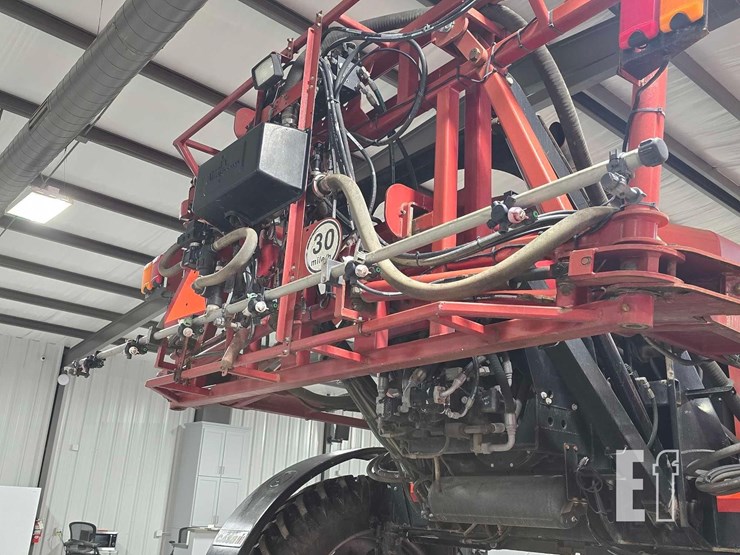 case-ih-patriot-3330-image-12