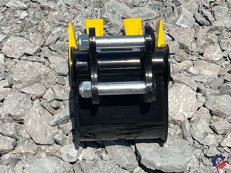 unused-2026-ce-8"-toothed-bucket-image-4