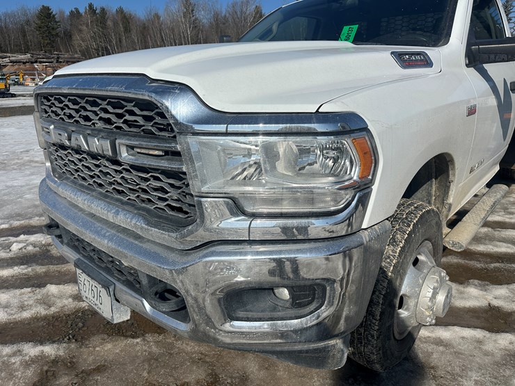 2020-dodge-3500-image-9