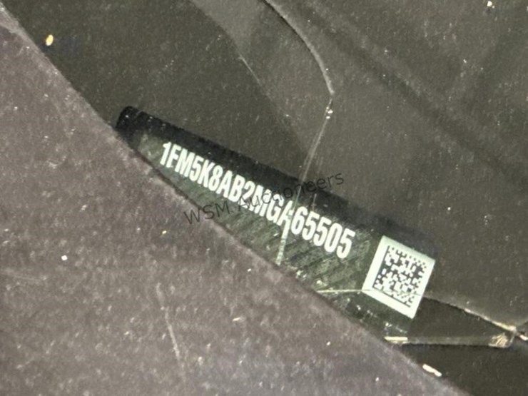 2021-ford-explorer-image-14