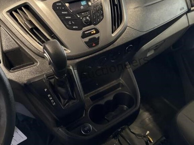 2019-ford-transit-image-25