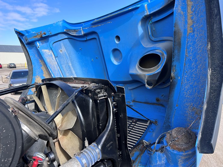 #1680-•-2003-freightliner-day-cab-truck-tractor-image-37