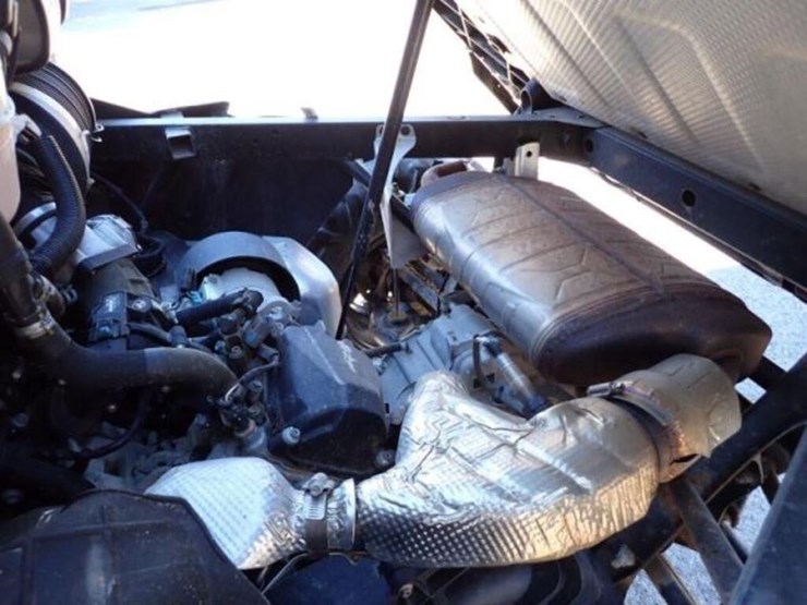 2021-can-am-defender-limited-hd10-4x4-side-by-side-image-42