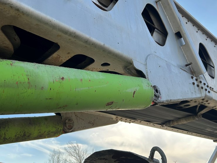 #2237-•-2006-mack-tri-axle-concrete-placement-truck-image-21