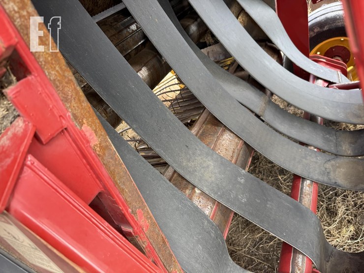 new-holland-br7090-image-16