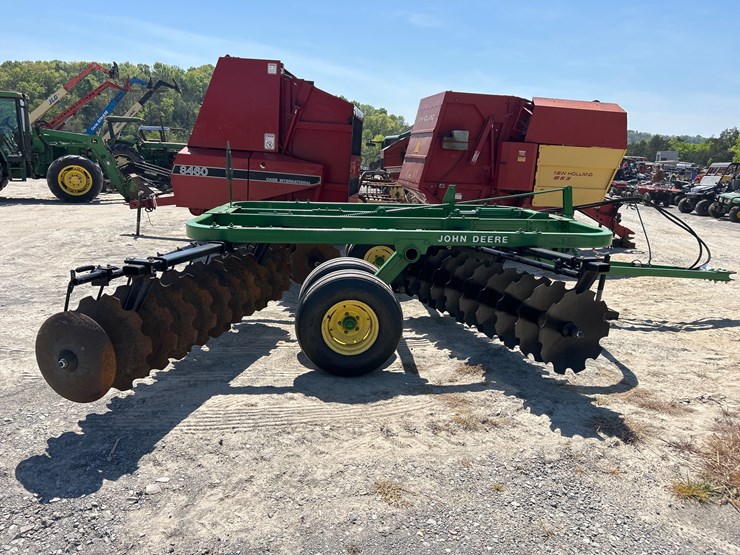 john-deere-210-image-4